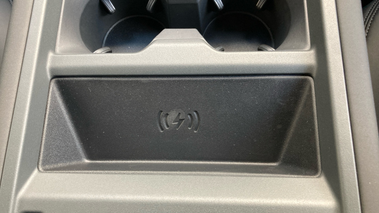 Land Rover Defender 3.0 D250 X-Dynamic SE 90 3dr Auto Diesel Estate